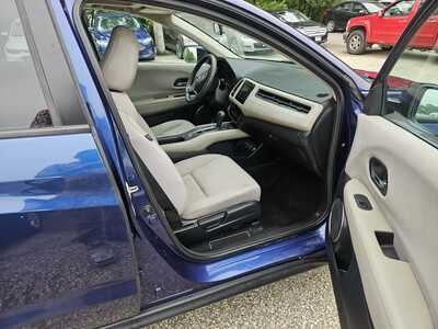 2016 Honda HR-V, $8999. Photo 3