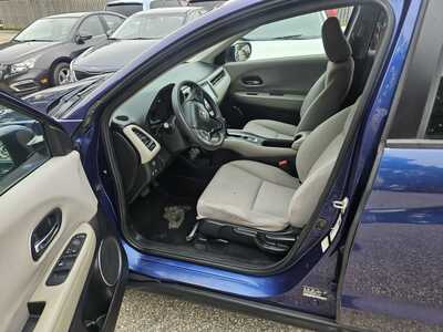 2016 Honda HR-V, $8999. Photo 5