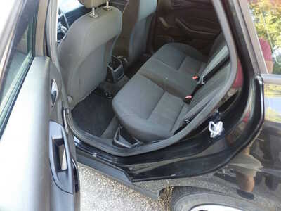 2015 Ford Focus, $6999. Photo 4