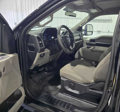 2019 Ford F350 Reg Cab, $40595. Photo 7
