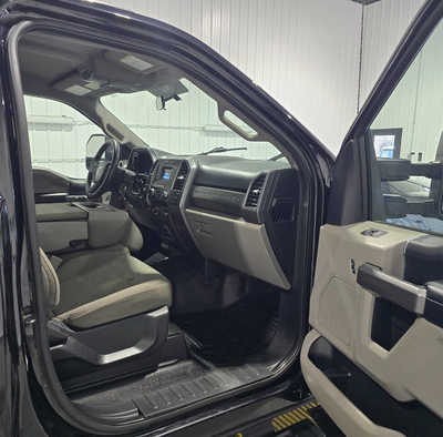 2019 Ford F350 Reg Cab, $40595. Photo 8