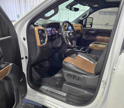 2020 Chevrolet 3500 Crew Cab, $48295. Photo 7