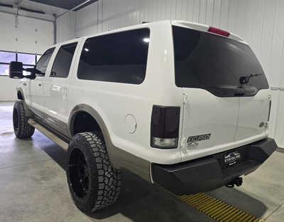 2001 Ford Excursion, $25995. Photo 6