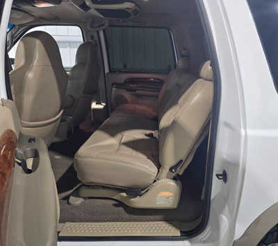 2001 Ford Excursion, $25995. Photo 8