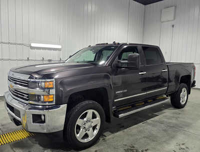 2015 Chevrolet 2500 Crew Cab, $28495. Photo 2