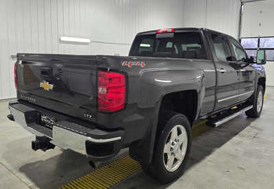 2015 Chevrolet 2500 Crew Cab, $28495. Photo 5