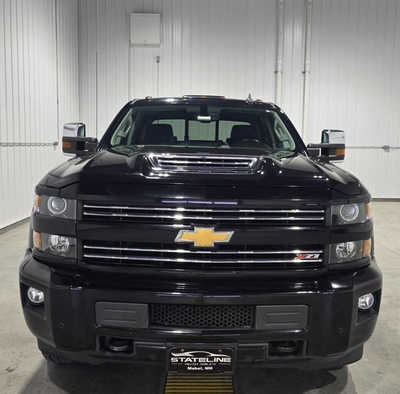 2017 Chevrolet 3500 Crew Cab, $29995. Photo 3