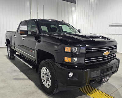 2017 Chevrolet 3500 Crew Cab, $29995. Photo 4