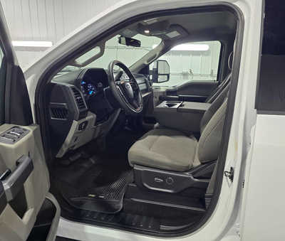 2018 Ford F350 Crew Cab, $38495. Photo 7