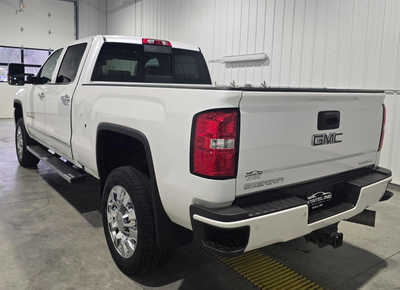 2019 GMC 2500 Crew Cab, $41995. Photo 6