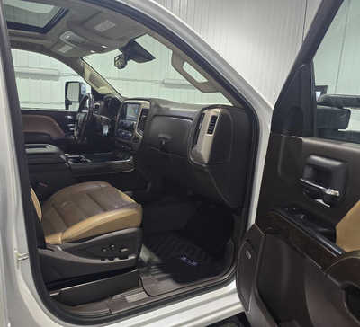 2019 GMC 2500 Crew Cab, $41995. Photo 9