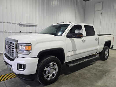 2017 GMC 3500 Crew Cab, $33995. Photo 2