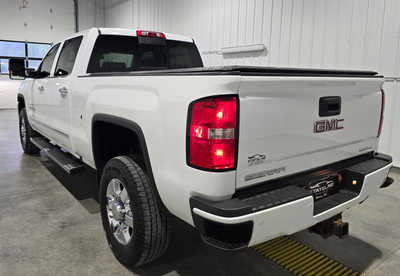 2017 GMC 3500 Crew Cab, $33995. Photo 6
