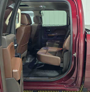 2016 Chevrolet 2500 Crew Cab, $37495. Photo 8