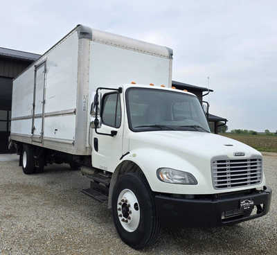 2017 Freightliner , $30995. Photo 4