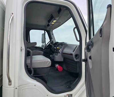 2017 Freightliner , $30995. Photo 8