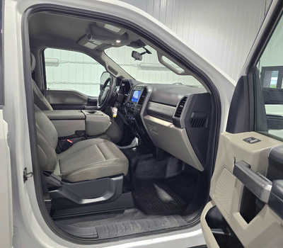 2020 Ford F350 Crew Cab, $35995. Photo 9