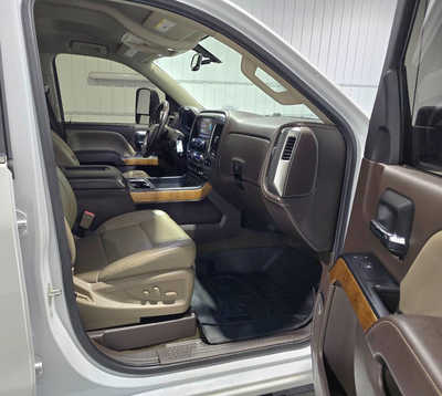 2017 Chevrolet 1500 Crew Cab, $22995. Photo 9