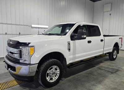 2017 Ford F350 Crew Cab, $31595. Photo 2