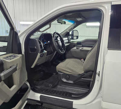 2017 Ford F350 Crew Cab, $31595. Photo 7