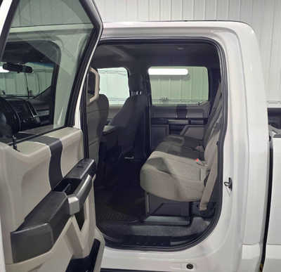 2017 Ford F350 Crew Cab, $31595. Photo 8