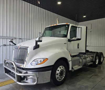 2019 International Truck, $29495. Photo 2
