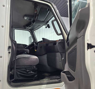 2019 International Truck, $29495. Photo 8