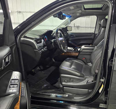 2019 Chevrolet Suburban, $31495. Photo 7