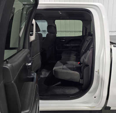 2017 GMC 1500 Crew Cab, $23895. Photo 9