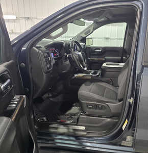 2020 Chevrolet 1500 Crew Cab, $25895. Photo 7