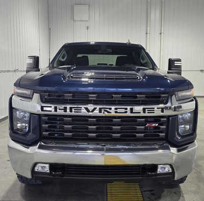 2022 Chevrolet 2500 Crew Cab, $33495. Photo 3