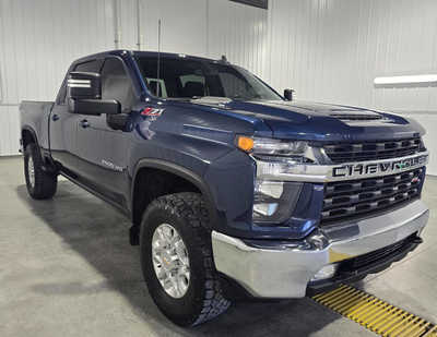 2022 Chevrolet 2500 Crew Cab, $33495. Photo 4