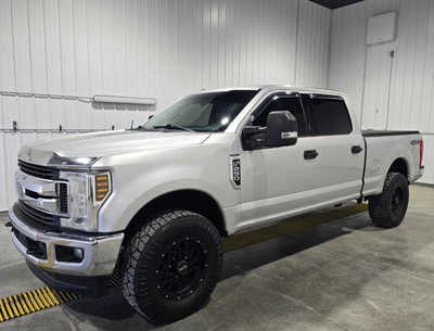 2018 Ford F250 Crew Cab, $27295. Photo 2
