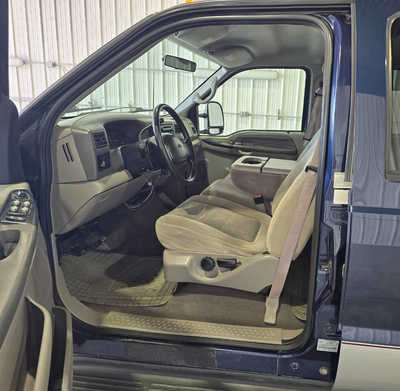 2001 Ford F350 Crew Cab, $13995. Photo 6