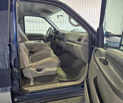 2001 Ford F350 Crew Cab, $13995. Photo 8