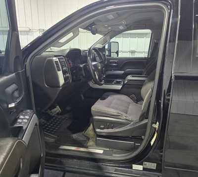 2018 Chevrolet 2500 Crew Cab, $32995. Photo 7