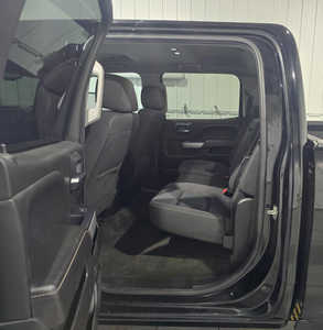 2018 Chevrolet 2500 Crew Cab, $32995. Photo 9