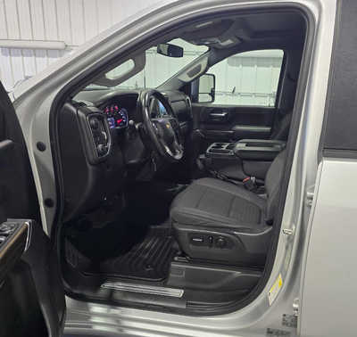 2020 Chevrolet 2500 Crew Cab, $31895. Photo 7