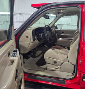 2005 Chevrolet 2500 Crew Cab, $42995. Photo 8