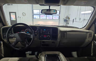 2005 Chevrolet 2500 Crew Cab, $42995. Photo 11