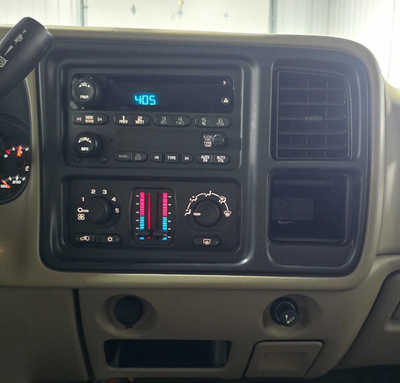 2005 Chevrolet 2500 Crew Cab, $42995. Photo 12