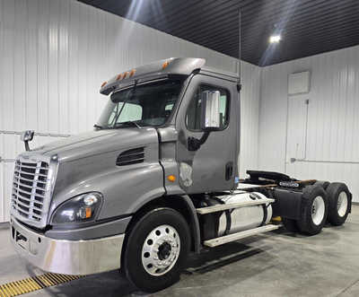 2018 Freightliner , $19900. Photo 2