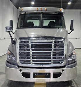 2018 Freightliner , $19900. Photo 3