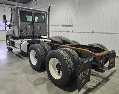 2018 Freightliner , $19900. Photo 5