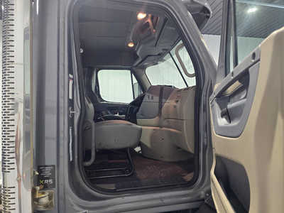 2018 Freightliner , $19900. Photo 9