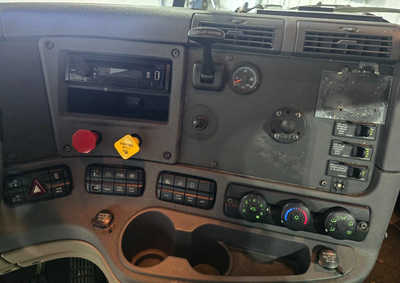 2018 Freightliner , $19900. Photo 12