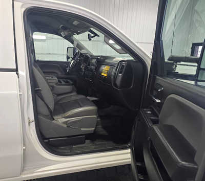 2018 Chevrolet 3500 Crew Cab, $26995. Photo 11