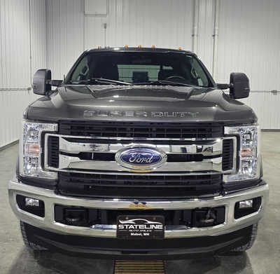 2017 Ford F250 Crew Cab, $24995. Photo 3
