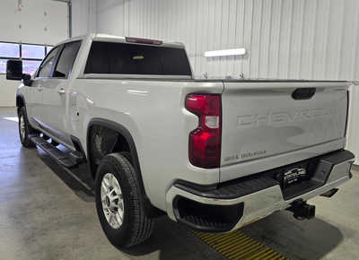 2020 Chevrolet 2500 Crew Cab, $28495. Photo 5