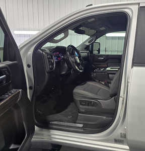 2020 Chevrolet 2500 Crew Cab, $28495. Photo 6